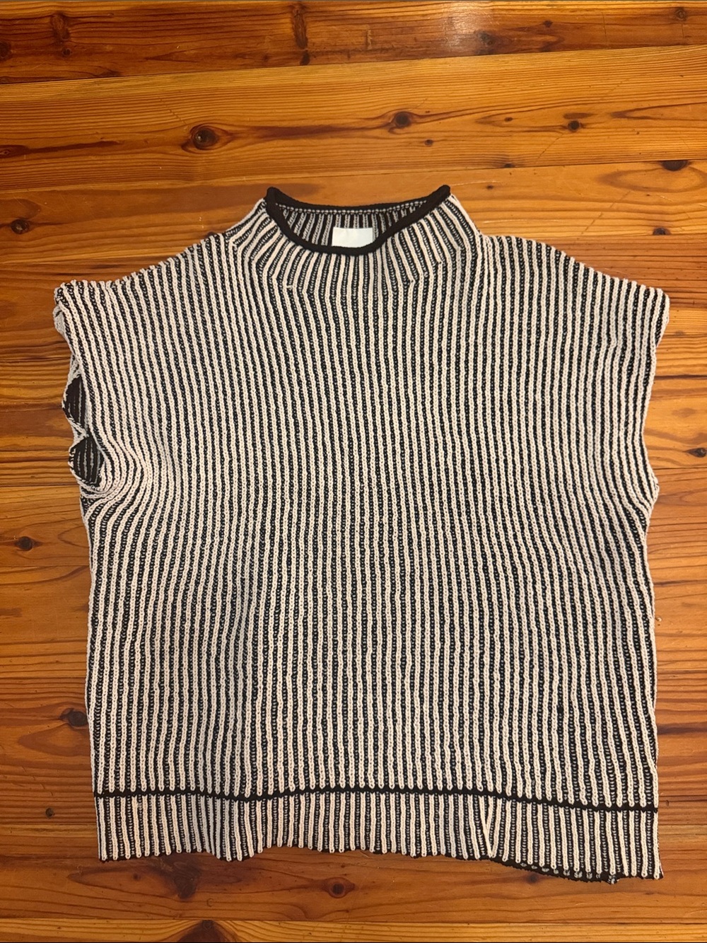 Striped Crewneck Sweater Vest in Black & White